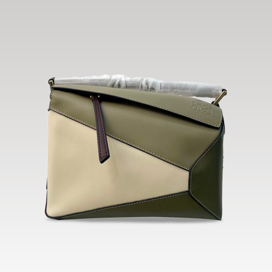Loewe laurel green paired with light oat geometry bag